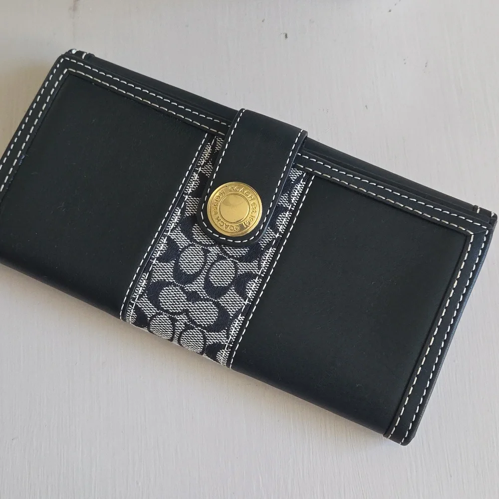 Coach Black Signature Leather Continental Wallet - Picture 4 of 9